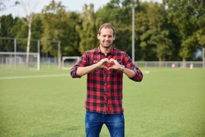 Daley maakt een hartje met zijn handen